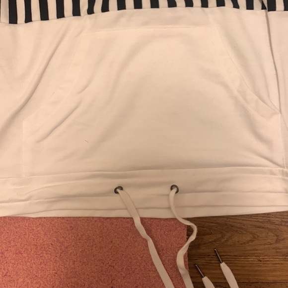 NWT * Z Avenue USA black and white half sweater - Picture 3 of 5